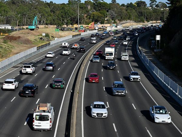 Cars driving in Melbourne